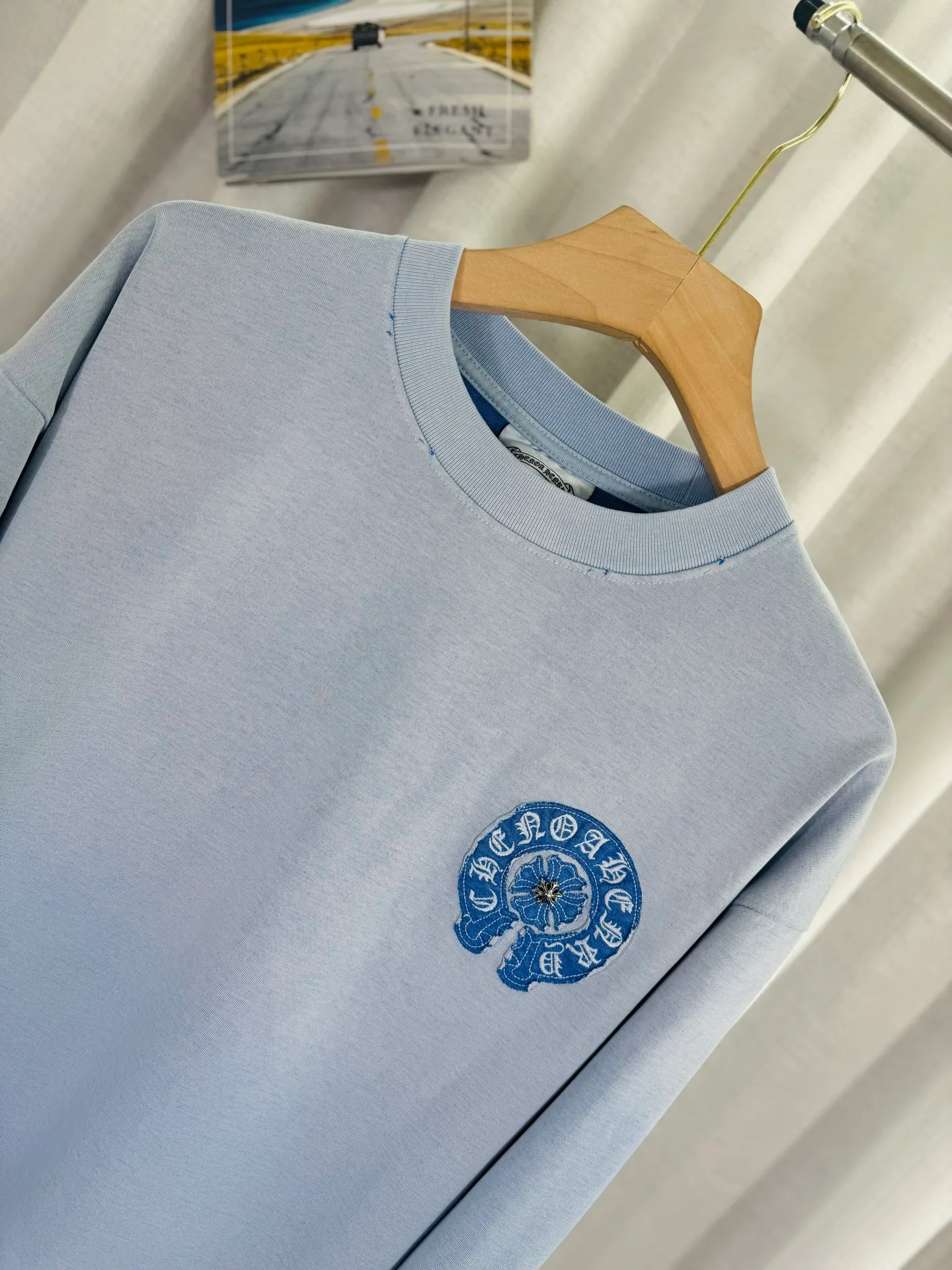 P250 ch high version Chrome Hearts 2025 new autumn and winter cross patch washed spray horse slip long-sleeved T-shirt, fabric: 26 double yarns 320 grams weight, patch embroidery, heavy wash water ➕ fried color + spray horse slip printing process: patch embroidery, secondary color spray horse slip process Color: gray, blue Size: S M L XL Style number: 5181